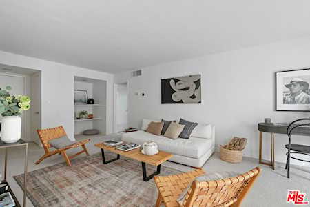 2929 Waverly Dr Los Angeles, CA 90039