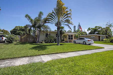 1422 W Montgomery Street Lantana, FL 33462