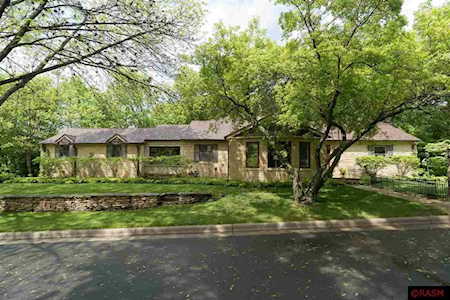 304 Oak Knoll Blvd Mankato, MN 56001