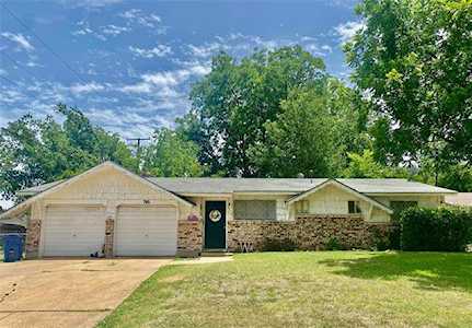705 SW Sundown Trail Burleson, TX 76028