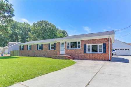 1053 Butts Station Rd Chesapeake, VA 23320