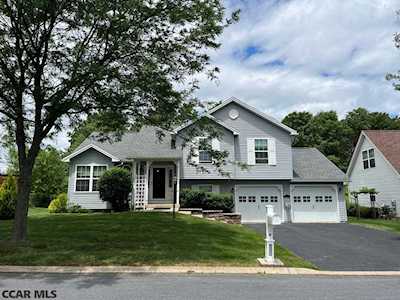 2317 Falconpointe Drive State College, PA 16801