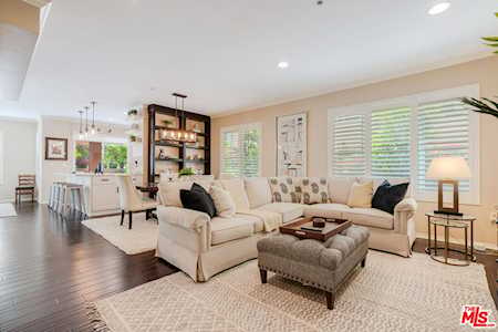 6020 Seabluff Dr Playa Vista, CA 90094