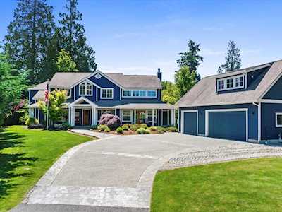 18437 W Lake Desire Dr SE Renton, WA 98058
