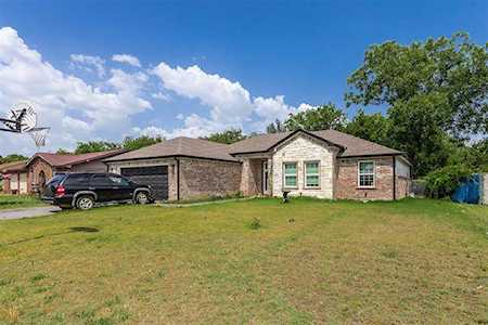6933 Windy Hill Road Forest Hill, TX 76140