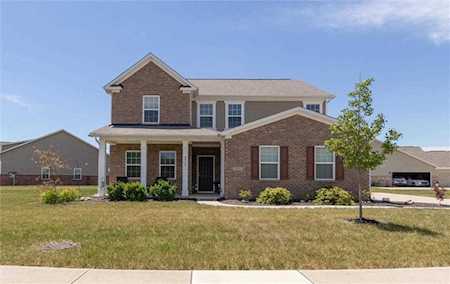 8930 N Windview Dr Mccordsville, IN 46055