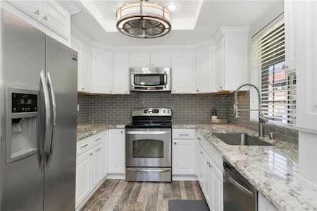 18 Via Esperanza Rancho Santa Margarita, CA 92688