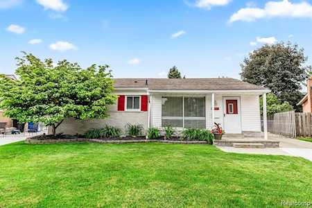 31151 Merritt Dr Westland, MI 48185
