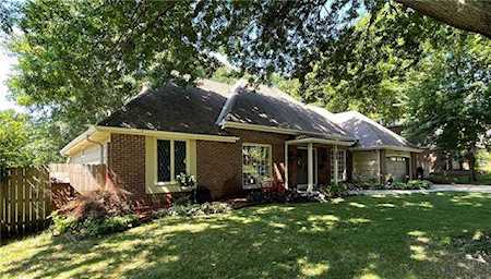 11806 Central St Kansas City, MO 64145