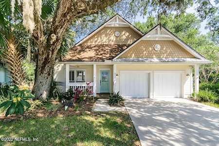 711 Paradise LN Atlantic Beach, FL 32233