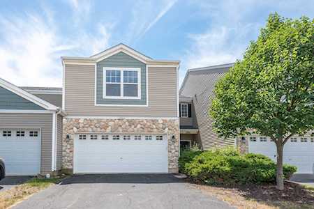 3903 Blackstone Dr Aurora, IL 60504