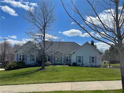 9926 E Pointe Circle Brecksville, OH 44141