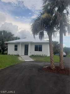 2757 SE 36th Ave Naples, FL 33117