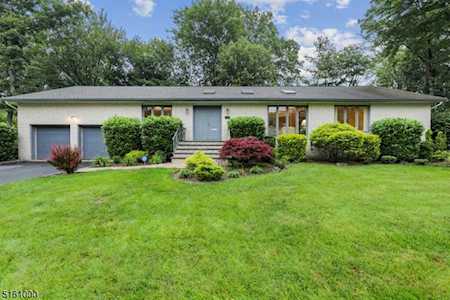 16 Knollwood Dr West Orange Twp., NJ 07052