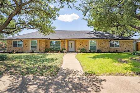 3446 Brookhaven Club Drive Farmers Branch, TX 75234