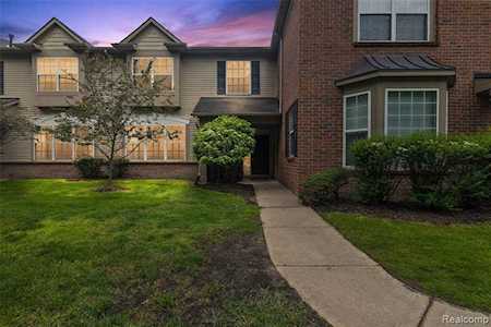 47692 Ormskirk Dr Canton Twp, MI 48188