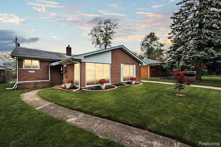 14337 Lyons St Livonia, MI 48154