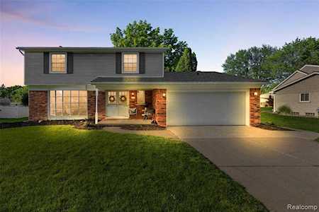 36779 Bennett St Livonia, MI 48152