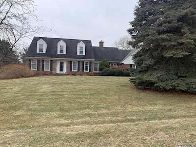 68275 Eoin Way Washington, MI 48095