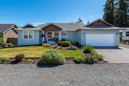 254 Edinburgh Dr Camano Island, WA 98282