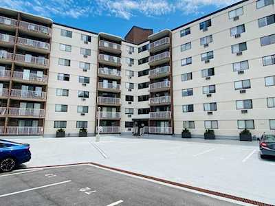 151 Coolidge Ave #705 Watertown, MA 02472