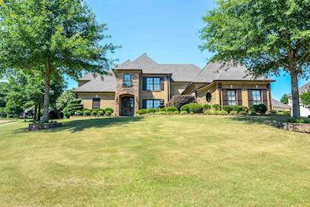 10132 Woodbrook Dr Lakeland, TN 38002