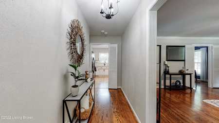 1616 Ormsby Ln Louisville, KY 40222