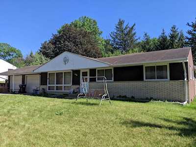 446 Southhill Drive Roseville, MN 55113