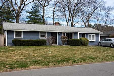 26 Fairbrook Rd Framingham, MA 01701
