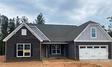 3070 Birch Creek Dr Gastonia, NC 28054