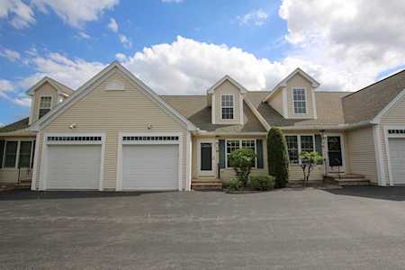 19 Pleasant St Windham, NH 03087