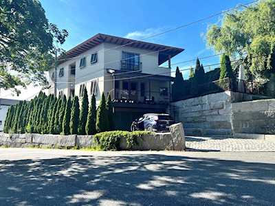 12 Auburn St Newburyport, MA 01950