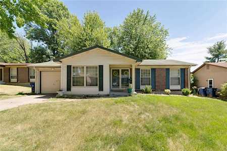 6230 Pennyrich Ct Florissant, MO 63033