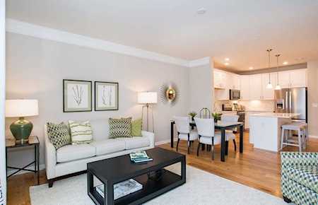 4211 Peters Farm Way #211 Westborough, MA 01581