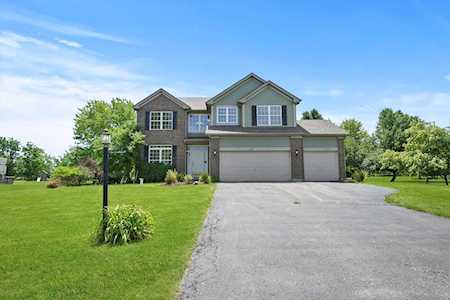 909 Vintage Way Spring Grove, IL 60081