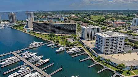 1200 Marine Way #B305 North Palm Beach, FL 33408