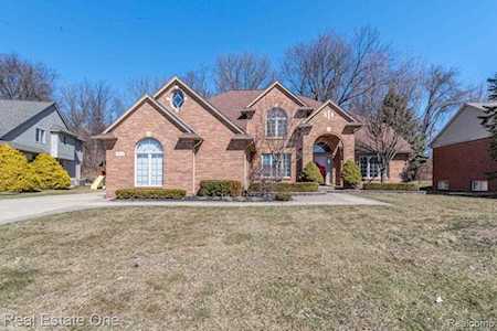 6518 Chatham Circle Rochester Hills, MI 48306