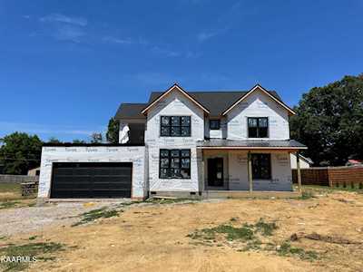 4632 W Beaver Creek Dr Powell, TN 37849