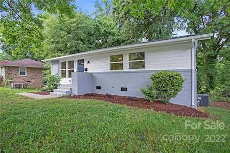 3300 Barfield Dr Charlotte, NC 28217