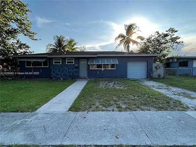19810 N Miami Ave Miami Gardens, FL 33169
