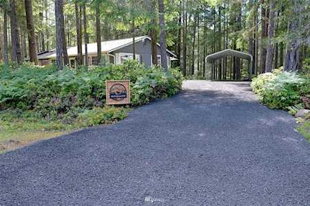 121 N Chinook Dr Hoodsport, WA 98548