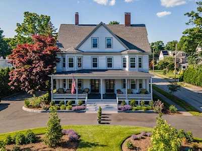 855 Great Plain Avenue #1 Needham, MA 02492