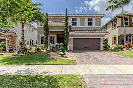 10350 Waterside Court Parkland, FL 33076