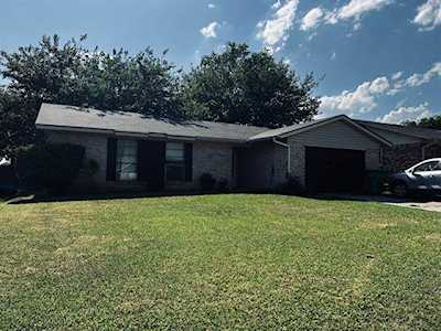 1811 Arkansas Street Gainesville, TX 76240