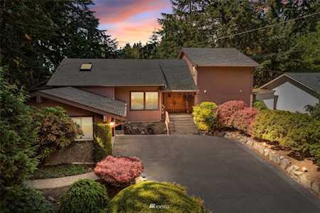 6850 NE 137th St Kirkland, WA 98034