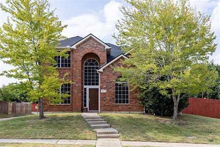 447 Hayden Drive Lewisville, TX 75067