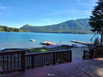221 N Potlatch Dr N Hoodsport, WA 98548