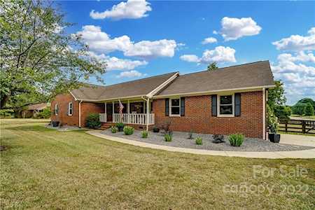 2506 Nancy Ln Harrisburg, NC 28075