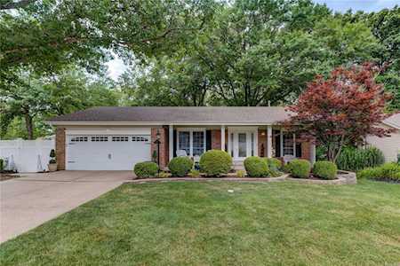 603 Morewood Ct Manchester, MO 63011
