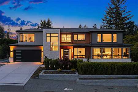 9436 NE 20th St Clyde Hill, WA 98004
